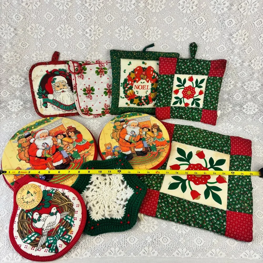Vintage Christmas Kitchen Lot Santa Pot Holders Quilted Crochet Holiday Decor
